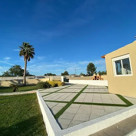 Charming 4-Bed Villa in Quinta do Anjo Palmela Casa vacanze *