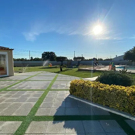 Charming 4-Bed Villa in Quinta do Anjo Palmela Casa vacanze *