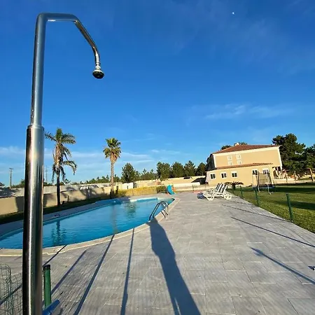 Charming 4-Bed Villa in Quinta do Anjo Palmela Casa vacanze *
