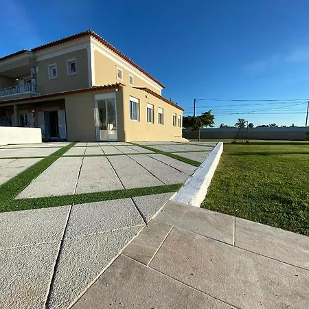 Charming 4-Bed Villa in Quinta do Anjo Palmela * Quinta do Anjo